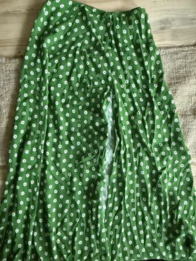 NWOT Reformation Green Midi Skirt with White Daisy Print